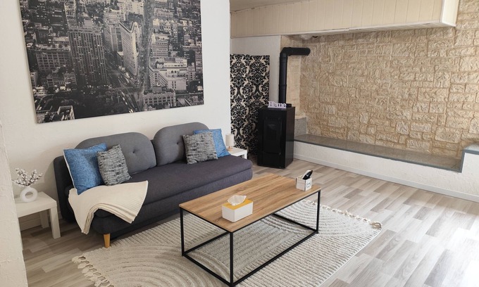 Eteaux Apartment | 2-room apartment village center