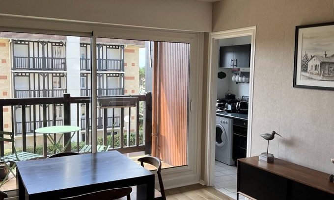 Cabourg Apartment | Oceanfront Apartment Cabourg: 1 Bedroom with Spa & Kitchen