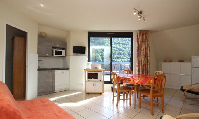 Mont-Dore Apartment | Guest Rated 10/10: Apartment Le Mont-Dore with Spa & Kitchen