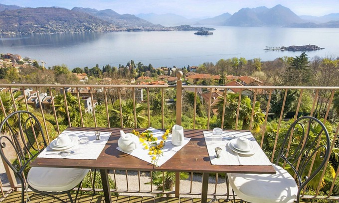 Carciano Apartment | 2-Room Apartment with Balcony & Pool - Rated 10/10!