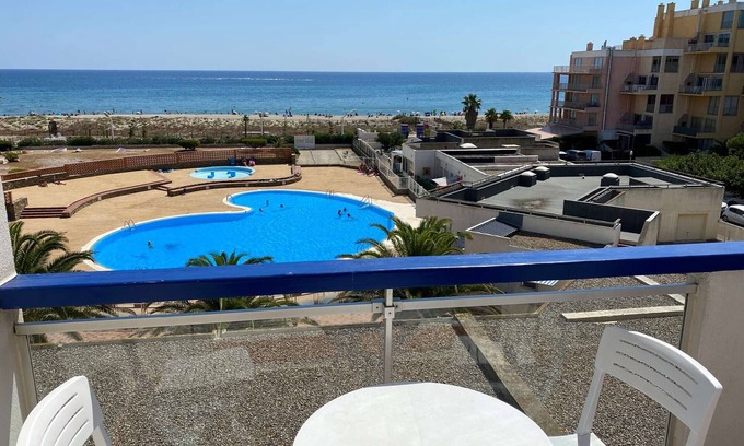 Le Barcares Apartment | Oceanfront Apartment Le Barcarès - Perfect for Families