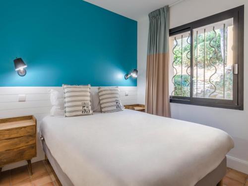 Le Rayol Apartment | Sea View 2-Room Holiday Flat in Residence du Bailli
