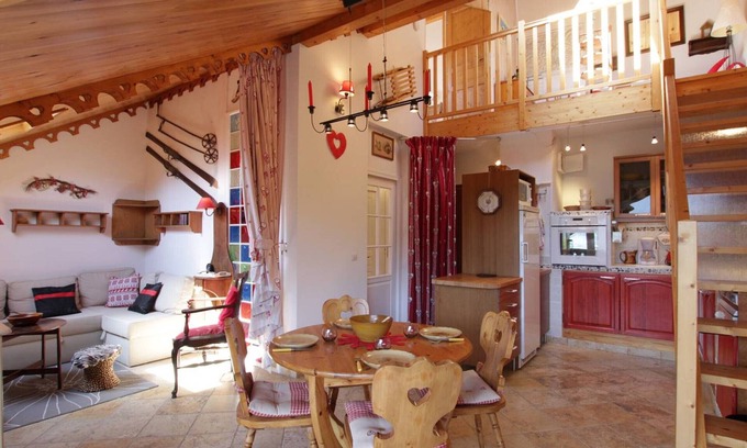 Forville Apartment | Cozy Apartment Briançon: Ideal for Families with Spa Access