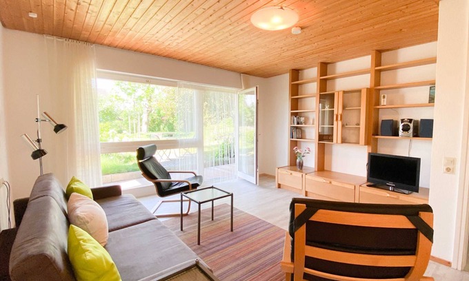Bermatingen Apartment | Cozy 2-Room Apartment with Ocean View - Haus Koch