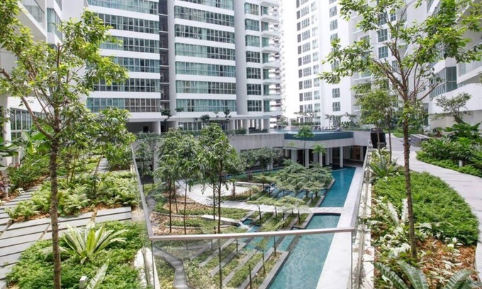 Chow Kit Apartment | Inviting 2 Rooms with Sky Pool at KLCC, Perfect for Families