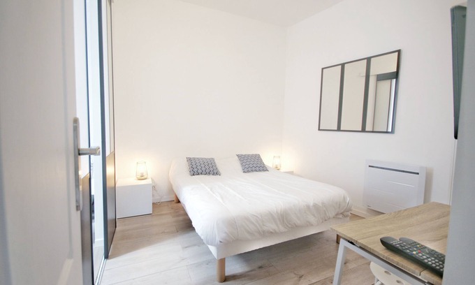 Villers-sur-Mer Condo | Ideal 2 Rooms with Ocean View and South Facing Garden