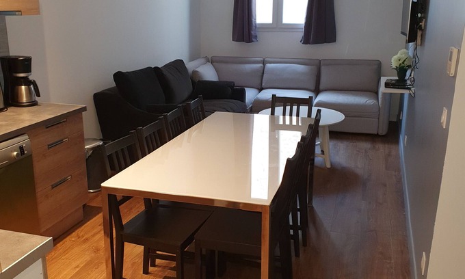 Vincennes Apartment | Modern 2-Room Flat Near Paris and Disneyland Attractions
