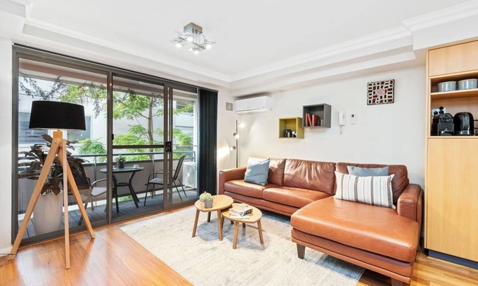 West Perth Apartment | Ideal 2BR Royal Rest in West Perth with Breakfast & Parking