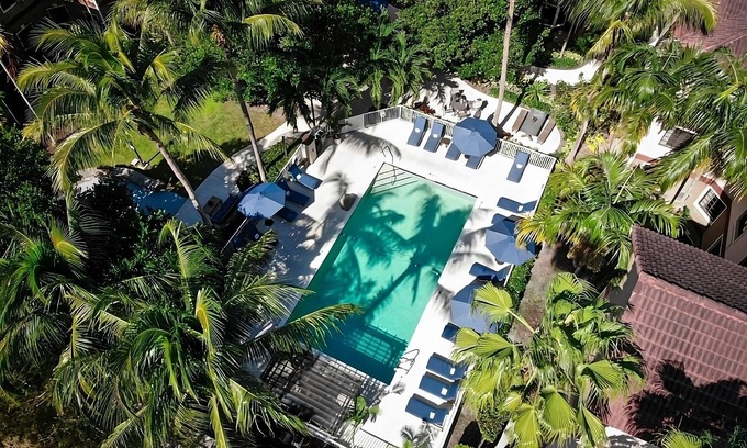 Plantation Resort | Family-Friendly Suites with Kitchens, Free Breakfast & Pool