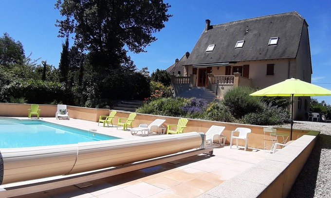 Sarlat-la-Caneda Cottage | Tranquil Gite Steps from Historic Center with Pool & Spa