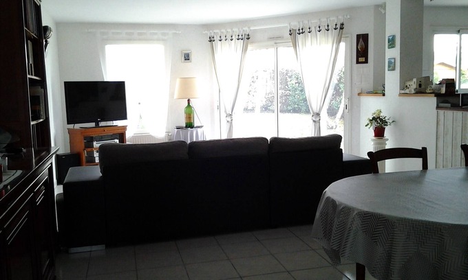 Aytre Cabin | Beachside Escape at Aytré La Rochelle - 9.2/10 Rated Stay