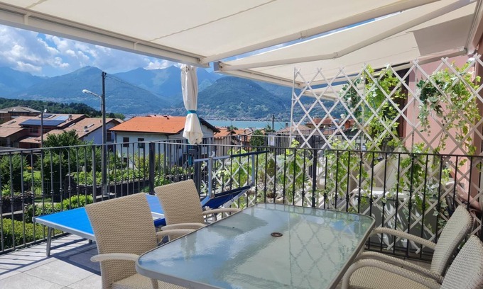 Colico Piano Apartment | 2-storey apartment with lake view, terrace, swimming pool, in the centre, quiet