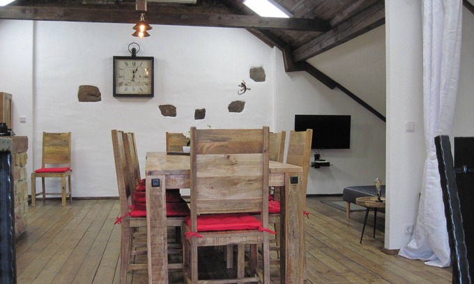 Nackterhof House | Delightful Loft Retreat in Palatinate Forest - Guest Rated 9.6