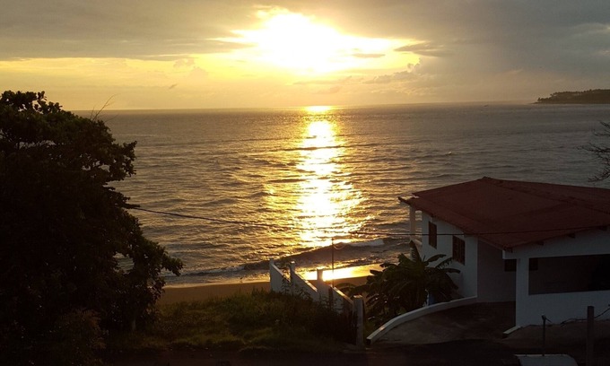 Las Tablas House | Cozy Beach House Steps from the Ocean with Great Amenities
