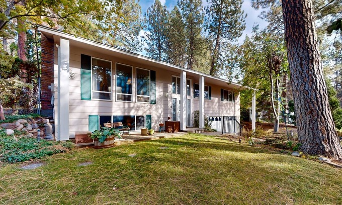 Spokane Valley House | 2-story home with private backyard, grill, fireplace, washer/dryer, & streaming