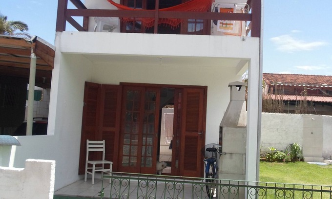 Armacao House | Welcoming 2-Story House Steps from Armação Beach