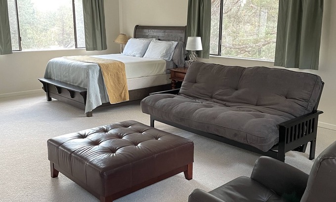 Bend House | Guest Rated: Perfect 2-Story House with Kitchen & Pet Access