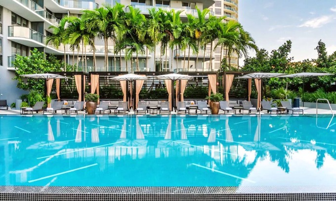 Midtown Hotel | Modern Suites in Midtown: Pool, Fitness & Tennis Access