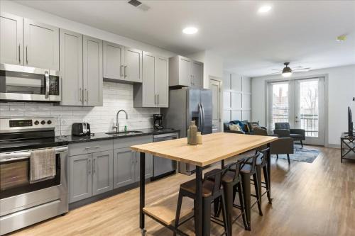 East Walnut HIlls Apartment | Modern Apartments Close to Shops and Family-Friendly Fun