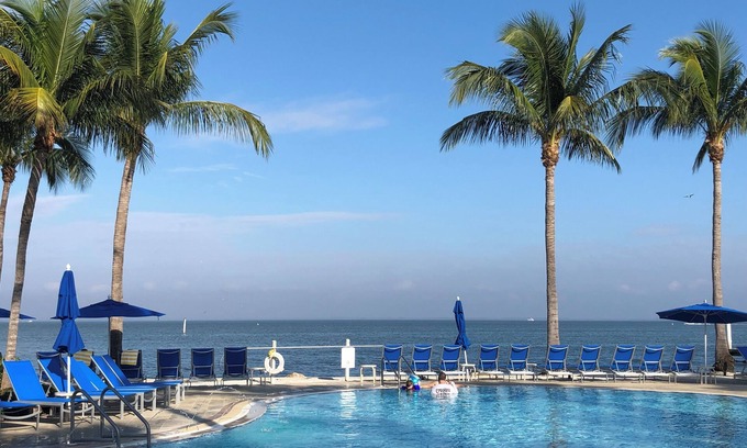 Captiva Apartment | 2 Sunlit Rooms: Pool, Gulf View & Captiva’s Shoreline Steps