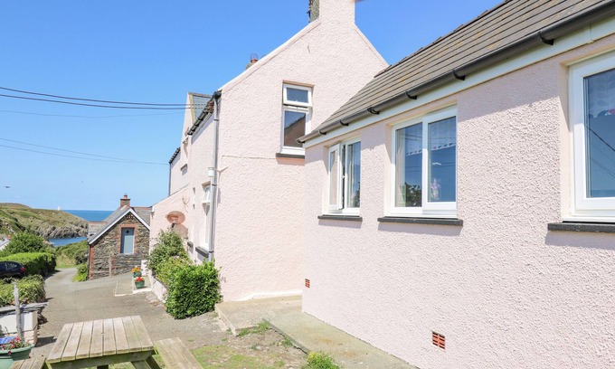 Porthgain Cottage | Discover 2 SUNNY HILL: Garden Cottage with Ocean Views