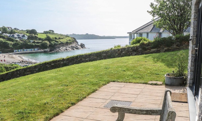 Maenporth Cottage | Family-Friendly Cottage at The Dunes with Oceanfront Views