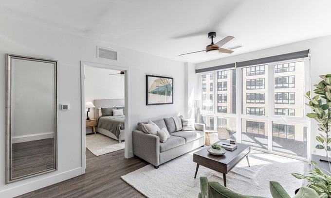 Huntsville Hotel | 2 Units | Urban Getaway w/Kitchen Near Downtown | Top Sights and Museum