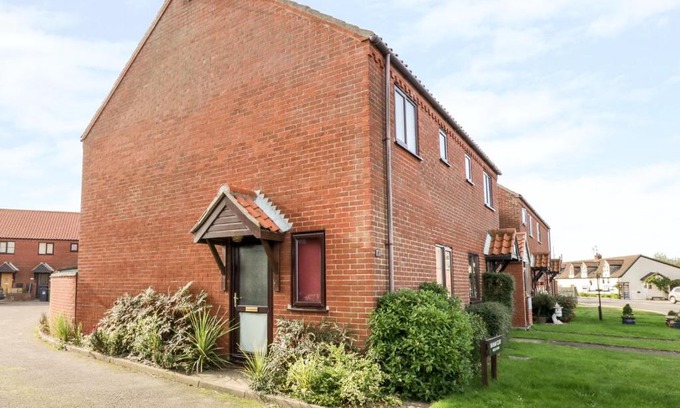 Sea Palling House | Pet-Friendly Ocean View at 2 Waxham Court - 4 Star Stay