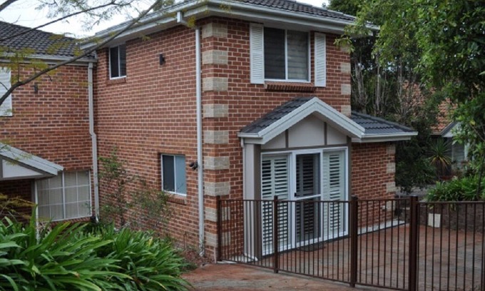 Frenchs Forest House | Cozy 2-Bedroom House with Ocean View & Private Entrance