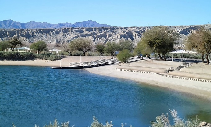 Laughlin Hotel | Budget-Friendly Getaway in Laughlin with Pool & Casino
