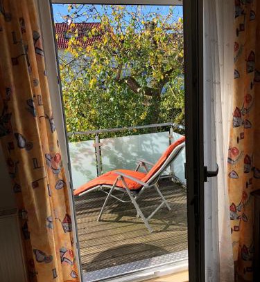Munchen District Apartment | Cozy 2-Bedroom Apartment with Balcony Near Messe