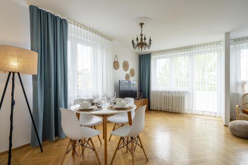 Kamienna Gora Apartment | Perfect 20 Apart: Family-Friendly Retreat for Up to 4 Guests