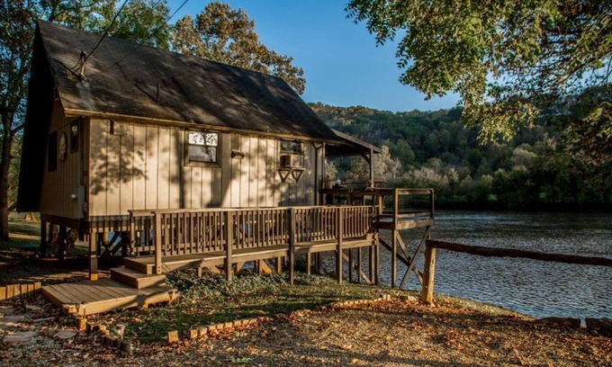 Draper Cabin | Scenic Riverfront Retreat with Loft & Pool - Shaman's Cure