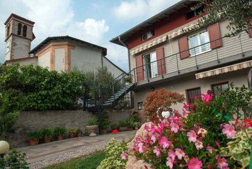 Padergnone Bed & Breakfast | Cozy Bed and Breakfast for 4 with Kitchen Amenities
