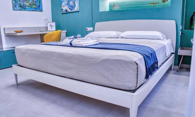 Gaeta Bed & Breakfast | Cozy Bed and Breakfast for 3 with Kitchen Amenities