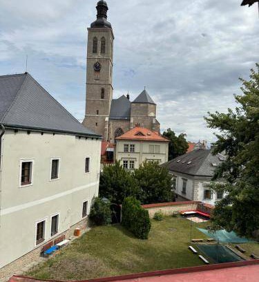 Kutna Hora Bed & Breakfast | Cozy Bed and Breakfast for 3 with Kitchen Amenities