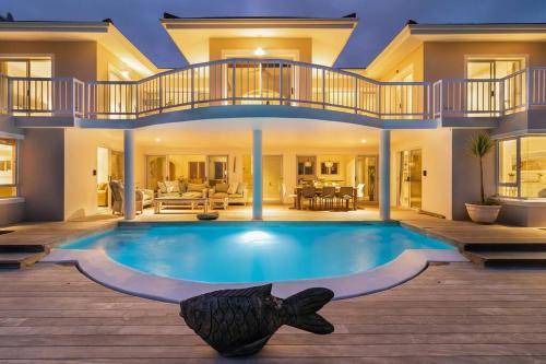 Knysna House | Cozy 5-Bedroom House with Pool for Up to 10 Guests