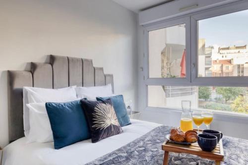 Le Kremlin-Bicetre Apartment | Cozy Retreat Near Metro 7 with Oceanfront Views