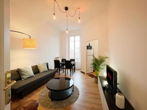 Segnano Apartment | Stylish Design Apartment Near Duomo - Pet Friendly Stay
