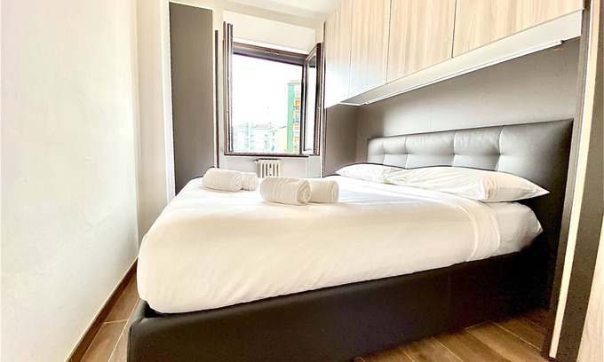 Comasina Apartment | Elegant Apartment Near DUOMO with Top-Rated Amenities