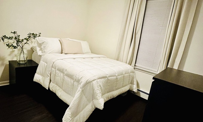 Passaic House | Convenient Getaway: 20 Minutes from NYC with Family Amenities