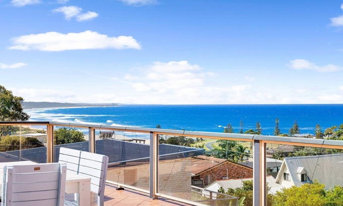 Dalmeny House | Comfortable Retreat at 20 Mummaga Way, Dalmeny