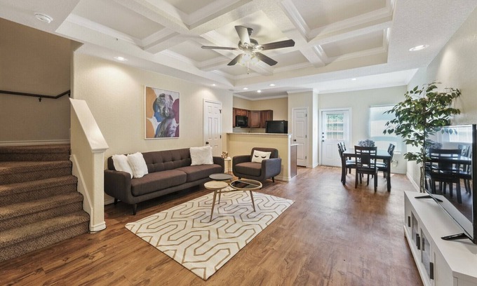 Selma House | Stylish Townhome with Complete Amenities & Pet-Friendly Stay