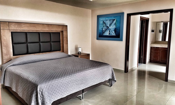 Torreon House | Cozy Suite for 4 with Pool, Breakfast & Kitchen Access