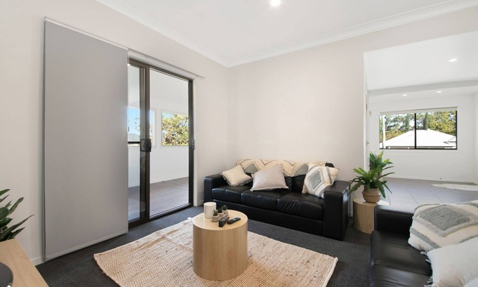 The Range House | Discover Comfort at 20 Wheatcroft Street with Pool & Pets