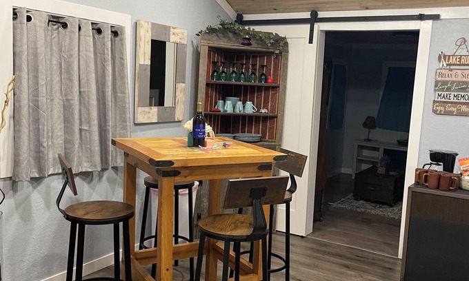 Houghton Lake Cabin | Lakefront Retreat with Kayak & Paddle Boat - Guest Rated 10/10