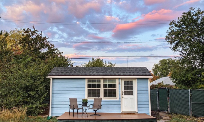 Sugar House Cottage | Charming Tiny Home in SLC with Spa & Kitchen Amenities