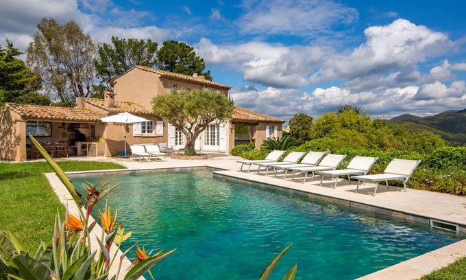 Sainte-Maxime Other | Spacious 4-Bedroom Oceanfront House for Up To 8 Guests