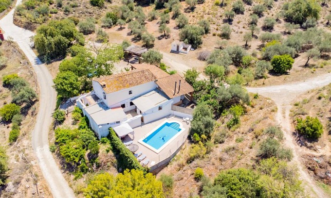 Cartama House | 200 m² House ∙ 5 bedrooms ∙ 11 guests
