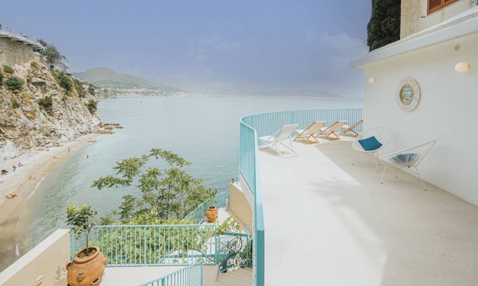 Cetara Villa | Spacious Villa with Ocean View, Perfect for 6 Guests